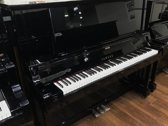 ヤマハ　アップライトピアノ　YUA